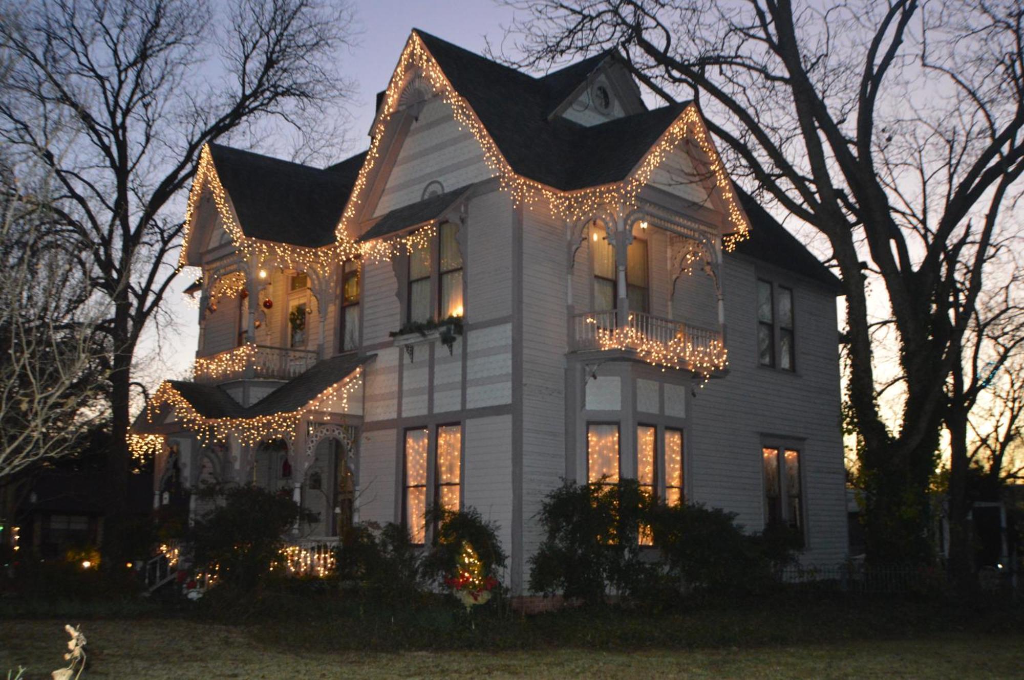 Carleton House Bed And Breakfast Bonham Exterior photo