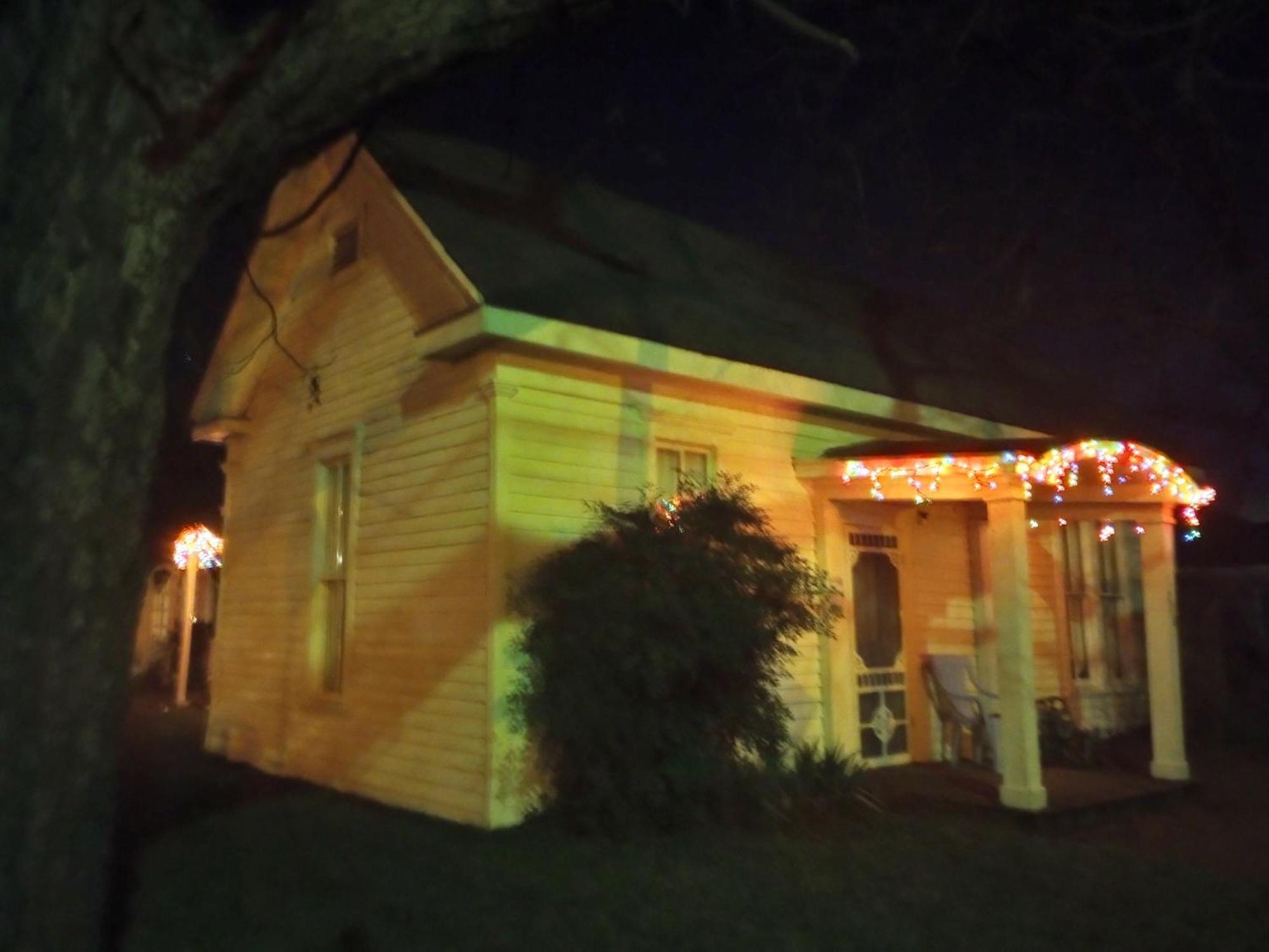 Carleton House Bed And Breakfast Bonham Exterior photo