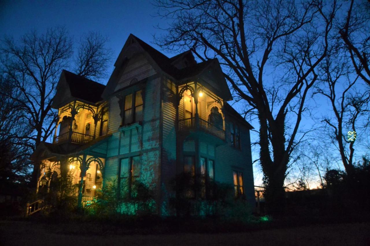 Carleton House Bed And Breakfast Bonham Exterior photo